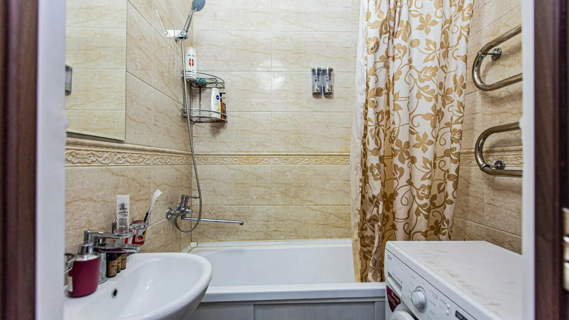 Two-Bedroom Urban Oasis - Cozy & Relaxing Atmosphere Almaty 0*,