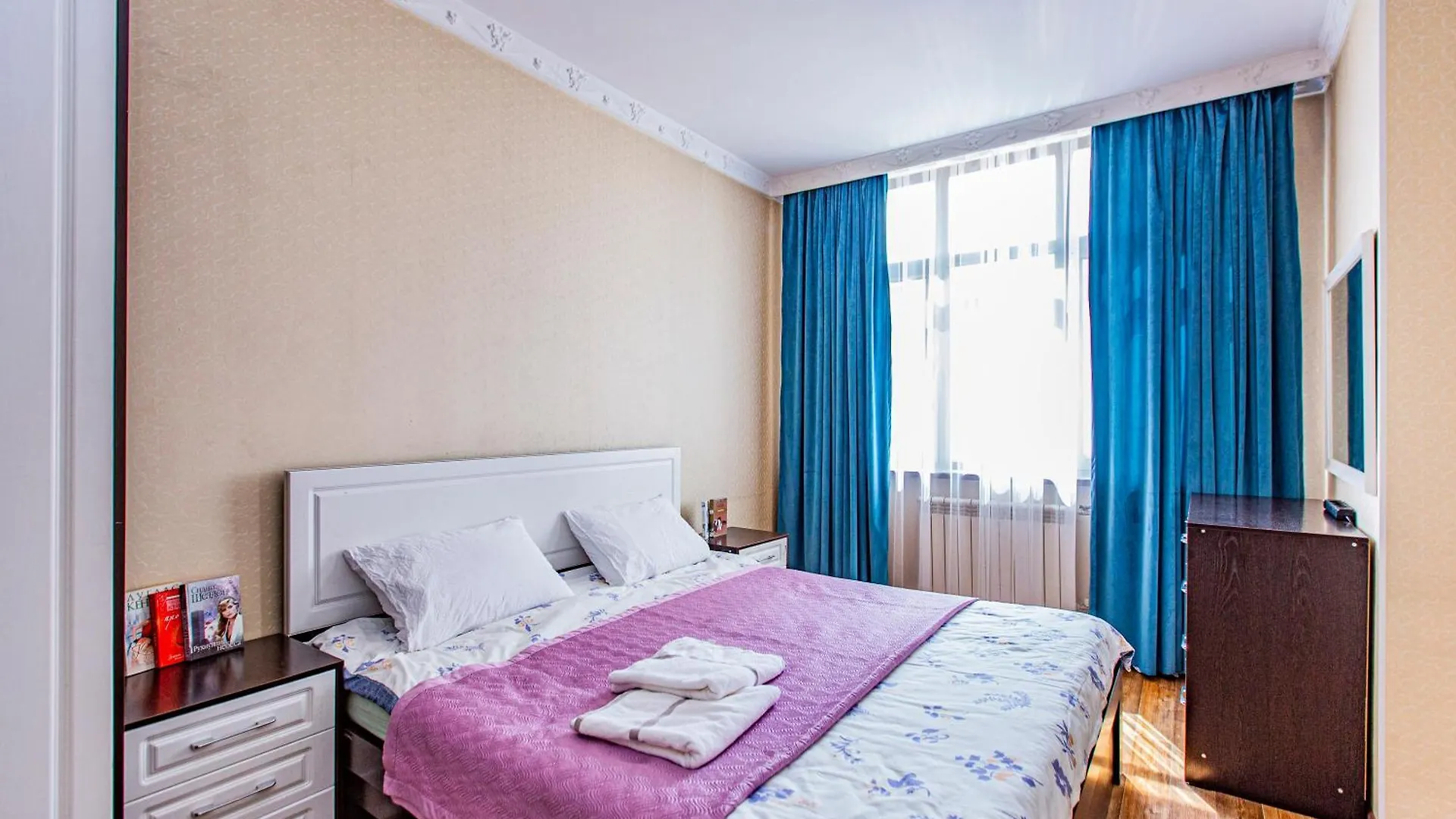 Two-Bedroom Urban Oasis - Cozy & Relaxing Atmosphere Almaty