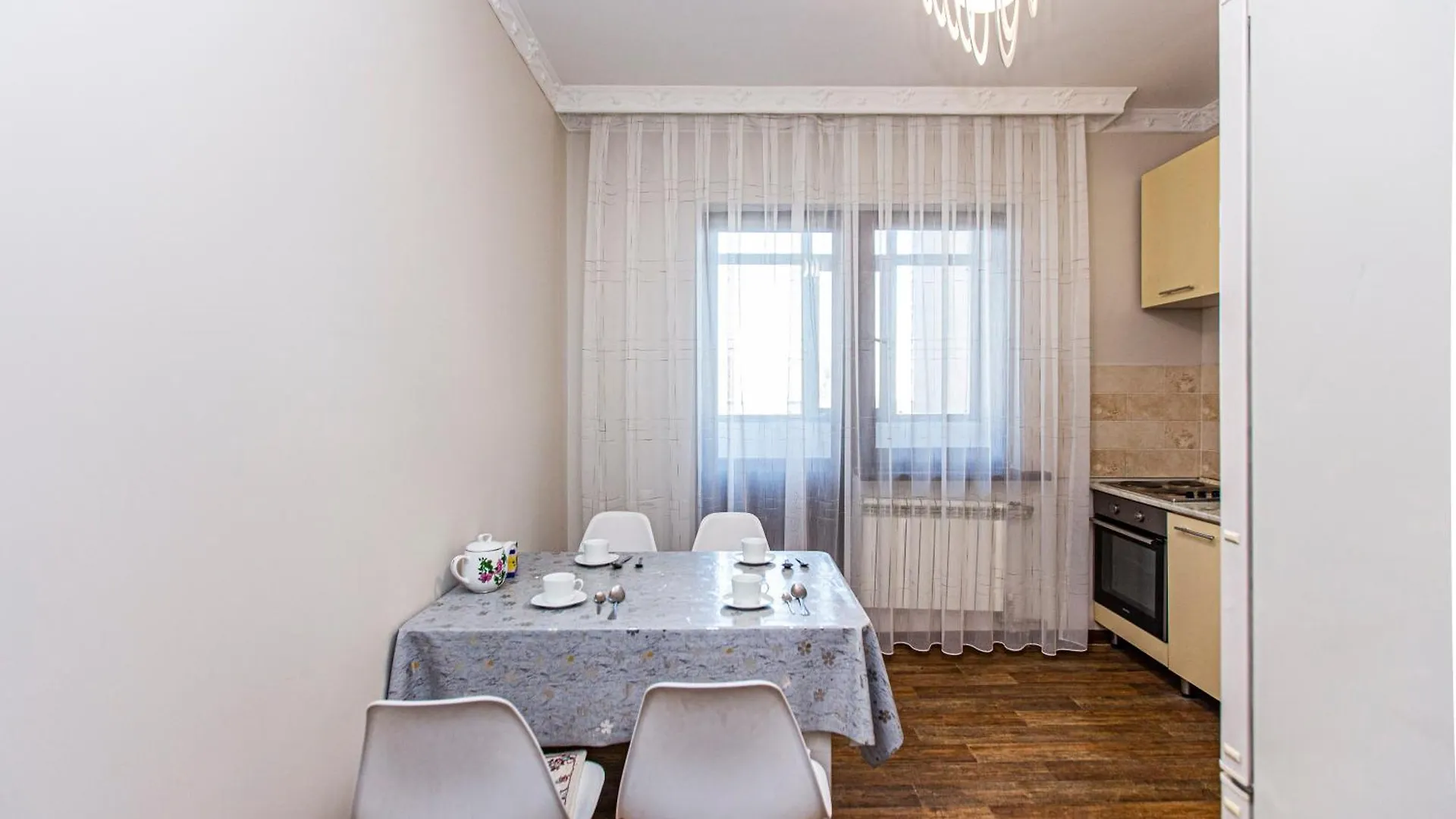 Two-Bedroom Urban Oasis - Cozy & Relaxing Atmosphere Almaty Apartment