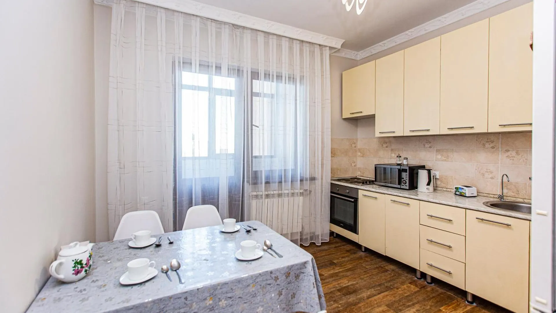 Two-Bedroom Urban Oasis - Cozy & Relaxing Atmosphere Almaty Apartment