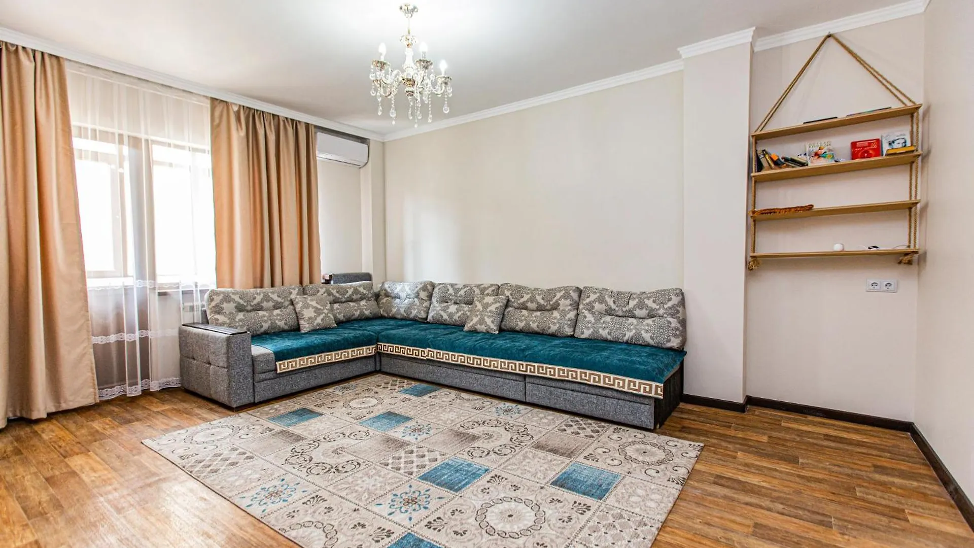 Two-Bedroom Urban Oasis - Cozy & Relaxing Atmosphere Almaty